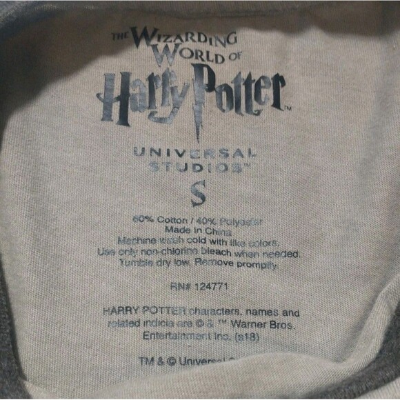 Harry Potter Universal Studios Loyal Hufflepuff Shirt Mens Small Gray Black Gold - Picture 4 of 10